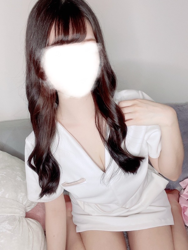 三上 せな